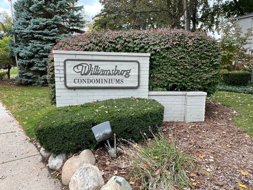 1671 Graefield Rd, Unit 1671 in Birmingham, MI - Building Photo
