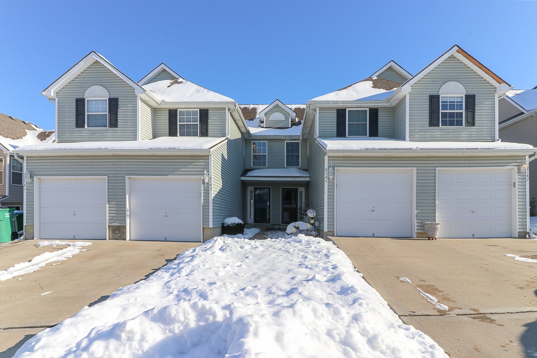 2147 SW Gooseberry Ln in Lee's Summit, MO - Building Photo