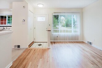 11809 Meteor Dr in Sterling Heights, MI - Building Photo - Building Photo