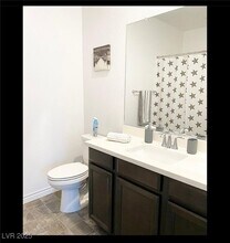 7360 N Decatur Blvd in North Las Vegas, NV - Foto de edificio - Building Photo