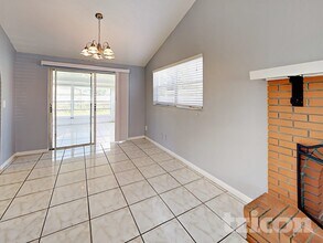 8235 Donaldson Dr in Tampa, FL - Building Photo - Building Photo