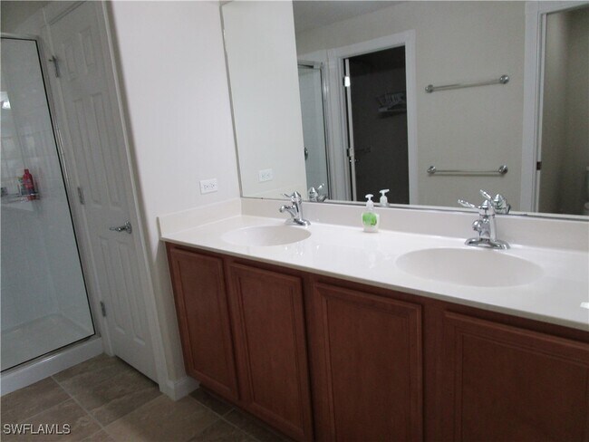 8677 Erice Ct in Naples, FL - Building Photo - Building Photo