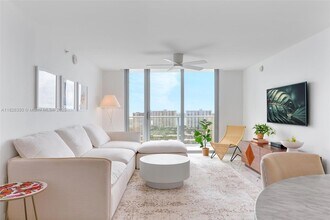 330 Sunny Isles Blvd, Unit 5-1904 in Sunny Isles Beach, FL - Building Photo - Building Photo