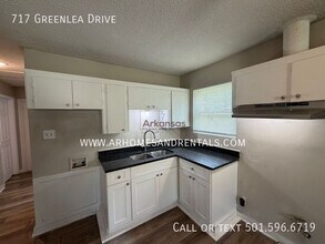 717 Greenlea Dr in North Little Rock, AR - Building Photo - Building Photo