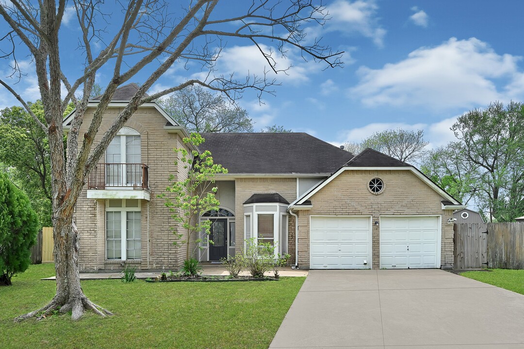 4510 Beechcraft St in Seabrook, TX - Building Photo