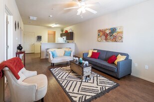 Elm Creek in Lubbock, TX - Building Photo