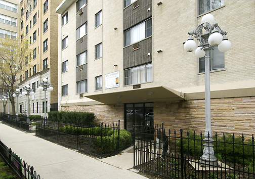 6161 N Winthrop Ave in Chicago, IL - Building Photo