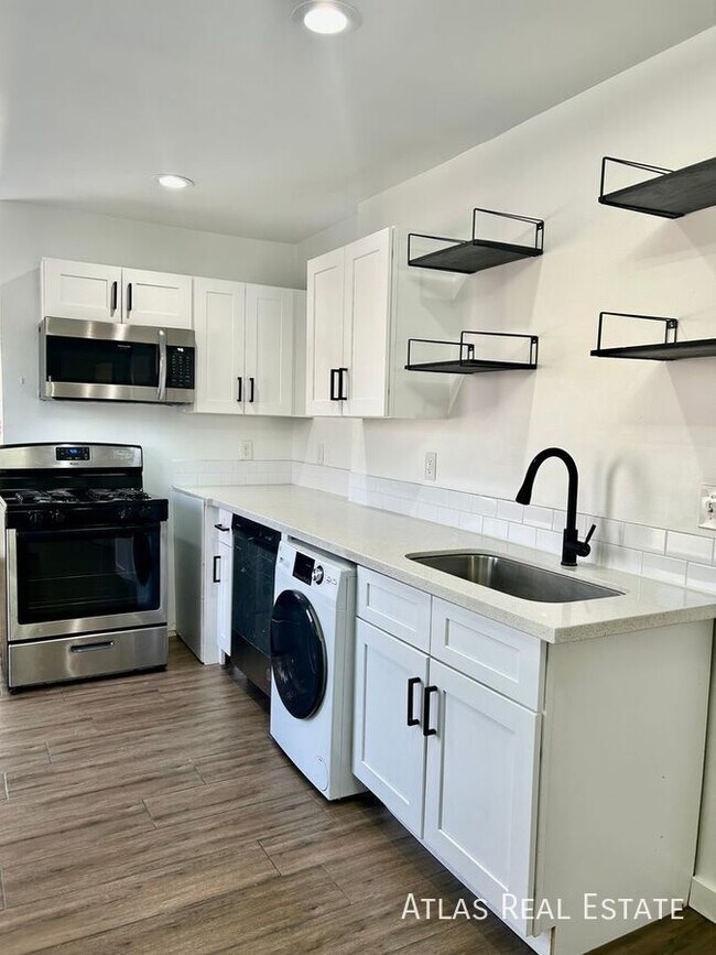 property at 1606 W Taylor St