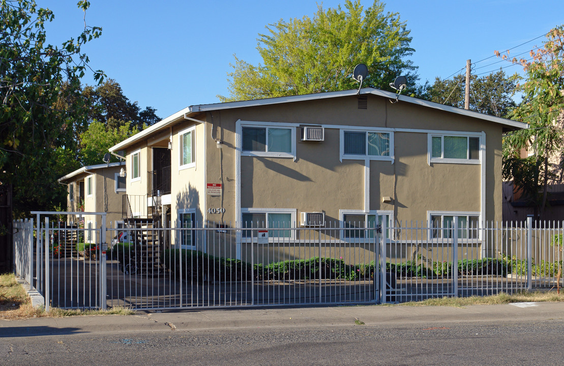 4050 Palm Ave in Sacramento, CA - Foto de edificio