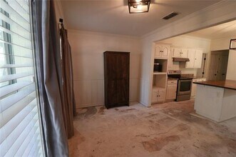 1065 W Pecan St in Stephenville, TX - Building Photo - Building Photo