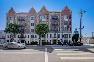 Hollymont Apartments in Los Angeles, CA - Building Photo - Building Photo