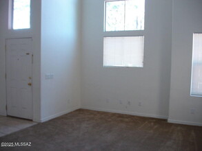 114 E Calle Del Rondador in Sahuarita, AZ - Building Photo - Building Photo