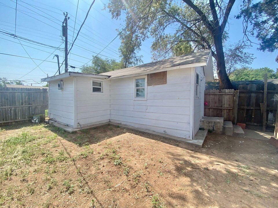 1909 Dixie Dr-Unit -1909 Dixie Dr. - Rear Unit in Lubbock, TX - Building Photo