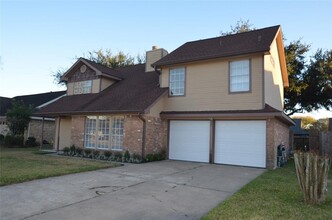 1902 Whitebriar Dr in Deer Park, TX - Building Photo - Building Photo