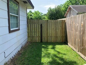 508 Teague St in Navasota, TX - Building Photo - Building Photo