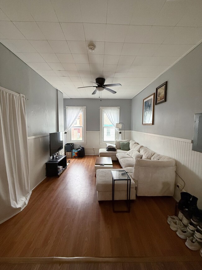 81 S 16th St, Unit 2 in Pittsburgh, PA - Building Photo - Building Photo