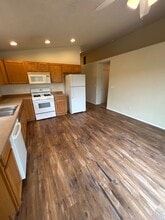 2777 Concord Ct in Albany, OR - Building Photo - Building Photo