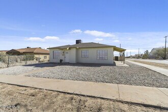 3100 McKinley Ave in El Paso, TX - Building Photo - Building Photo