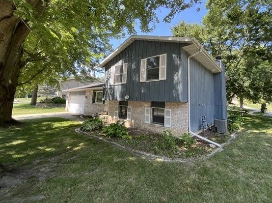 852 Burr Oak Dr in Chesterton, IN - Building Photo - Building Photo