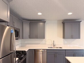 505-507 NW Hillcrest Dr in Dallas, OR - Building Photo - Building Photo