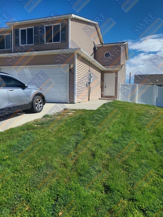 917 Rampart Dr in Rock Springs, WY - Foto de edificio