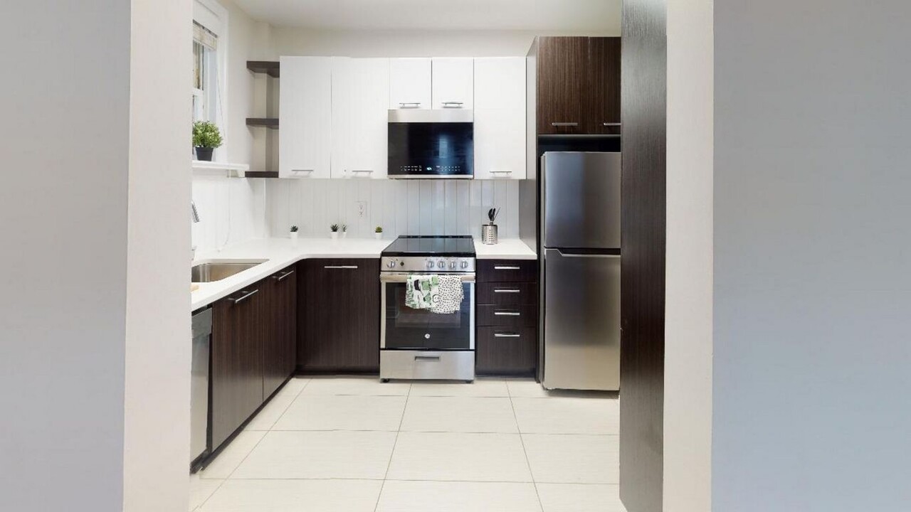 155 MacLaren in Ottawa, ON - Building Photo