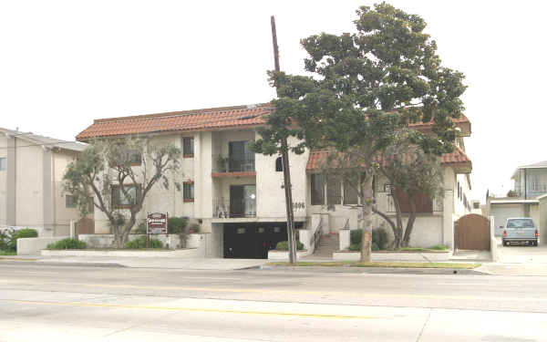 Parkwest Apartments in Lawndale, CA - Building Photo - Building Photo