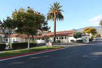 St. Vincent's Gardens in Santa Barbara, CA - Foto de edificio - Building Photo