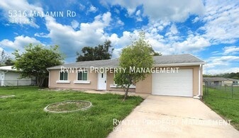 5316 Malamin Rd in North Port, FL - Building Photo