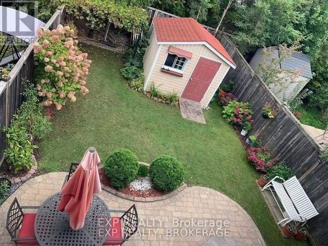 742 Cedar Creek Dr in Ottawa, ON - Building Photo - Building Photo