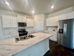 6181 Bucking Bronco Dr in Jacksonville, FL - Building Photo - Building Photo
