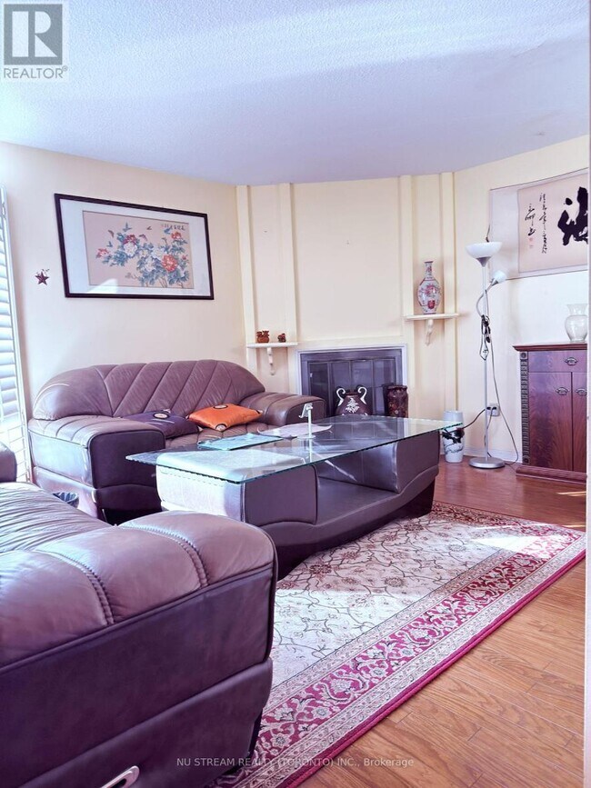 653-653 Village Pkwy in Markham, ON - Building Photo - Building Photo