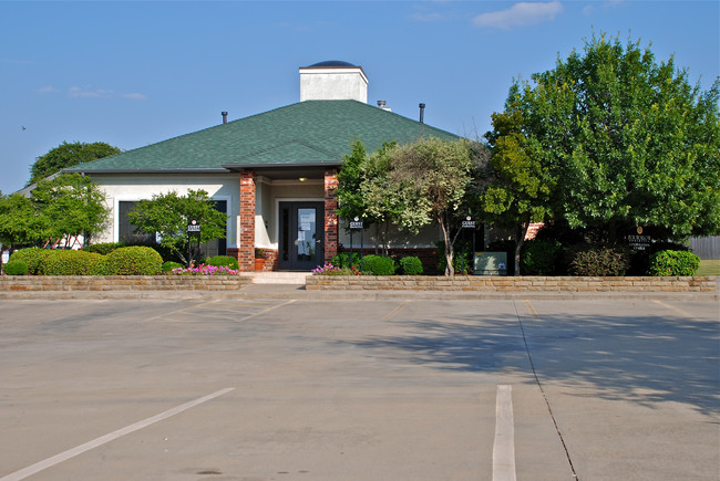 Fox Hollow Townhomes in Weatherford, TX - Building Photo - Building Photo