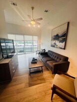 1100 Peters St in Dallas, TX - Building Photo