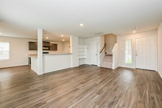 1208 Narrow Hts Dr in Conroe, TX - Building Photo - Building Photo