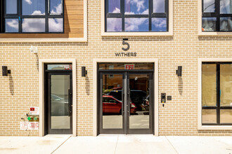 5 Withers St in Brooklyn, NY - Foto de edificio - Building Photo