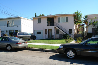 1320 Orange Grove Ave in Glendale, CA - Building Photo - Building Photo