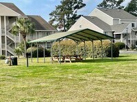 1025 Plantation Dr W photo'