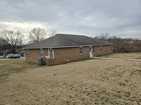 217 W 17th St in Higginsville, MO - Building Photo