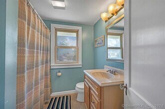 66 Oak Ave in Madison, CT - Building Photo - Building Photo