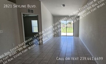 2821 Skyline Blvd in Cape Coral, FL - Building Photo - Building Photo