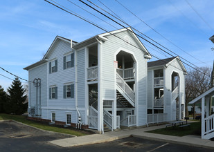 Metro Management - Somerset Square Apartments in Columbus, OH - Building Photo - Building Photo