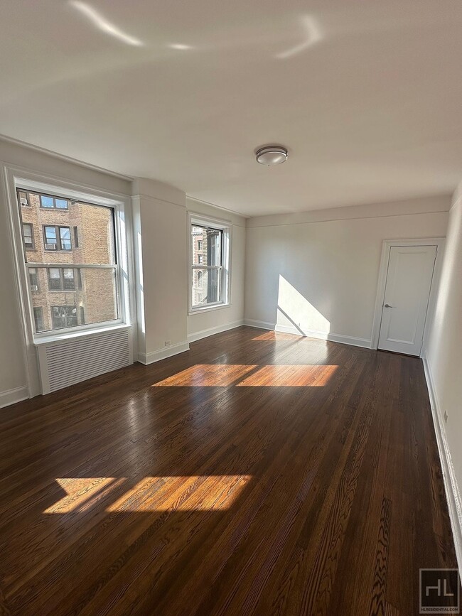 WEST 86 STREET in New York, NY - Building Photo - Building Photo