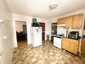 53 W 7th St, Unit 2 in Boston, MA - Building Photo - Building Photo