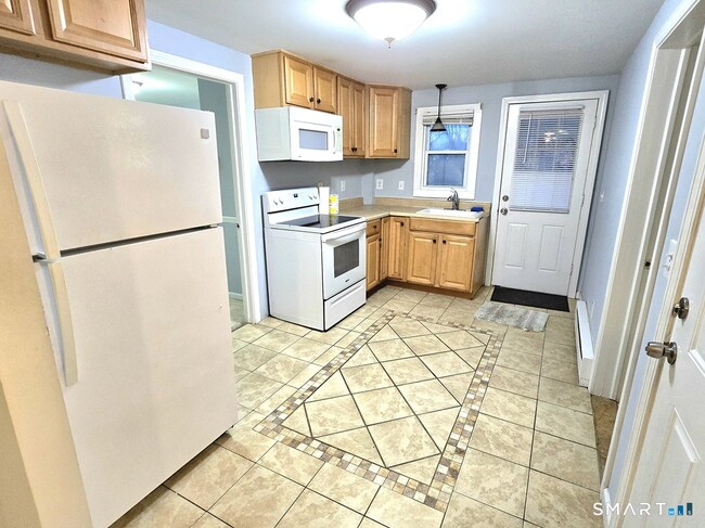 46 Mountain St in Vernon, CT - Building Photo - Building Photo