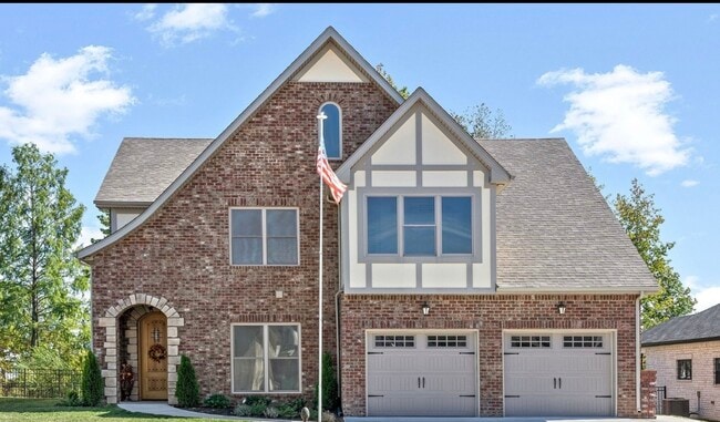property at 1515 Hereford Blvd