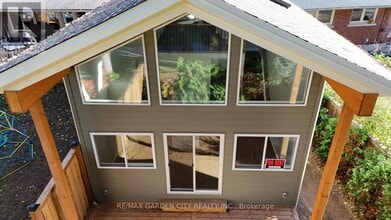 28 Kenworth Dr in St Catharines, ON - Building Photo - Building Photo