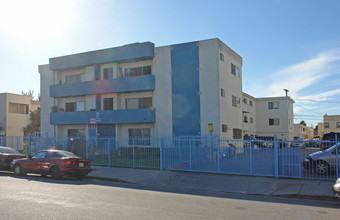 1533 S Gramercy Pl in Los Angeles, CA - Building Photo - Building Photo