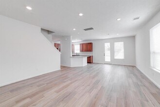 9307 Central Pl in Magnolia, TX - Foto de edificio - Building Photo