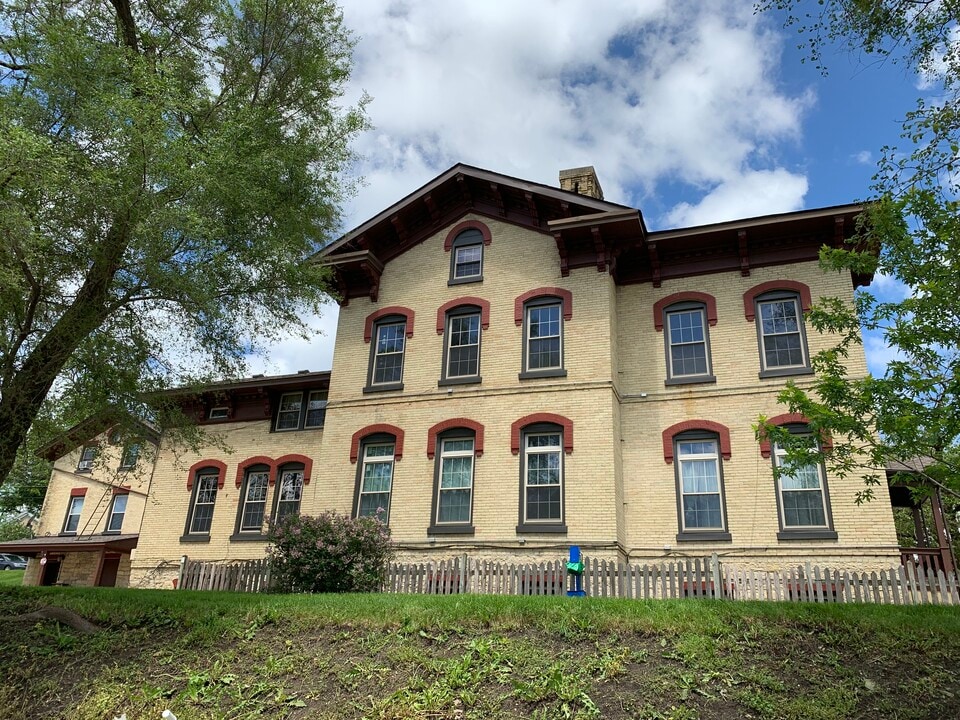 WC Kimball in Elgin, IL - Foto de edificio